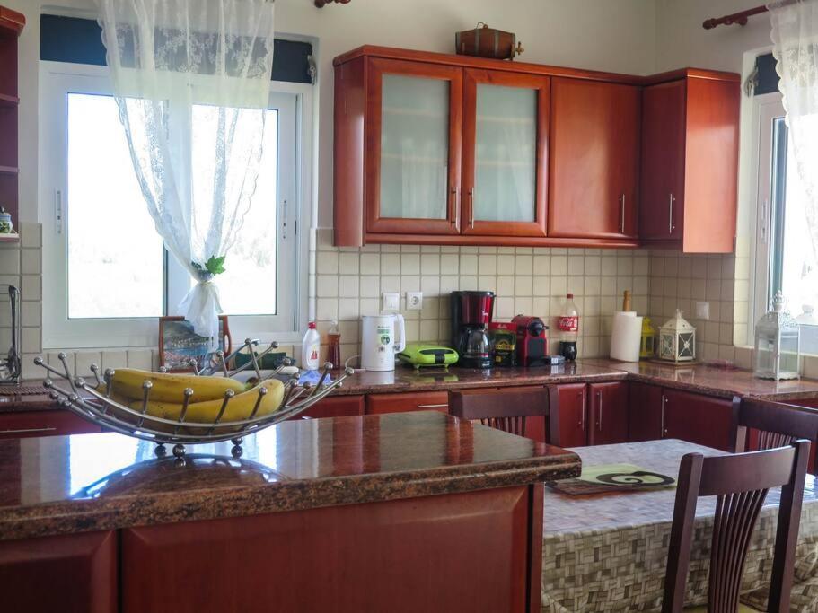 Villa Rania: Ευάερη Βίλα Με Θέα Τη Θάλασσα ليكسوري المظهر الخارجي الصورة