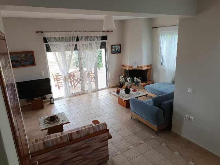 Villa Rania: Ευάερη Βίλα Με Θέα Τη Θάλασσα ليكسوري المظهر الخارجي الصورة